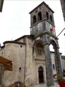 Église_Saint-Pierre-aux-liens_de_Labeaume_-_Façade_2