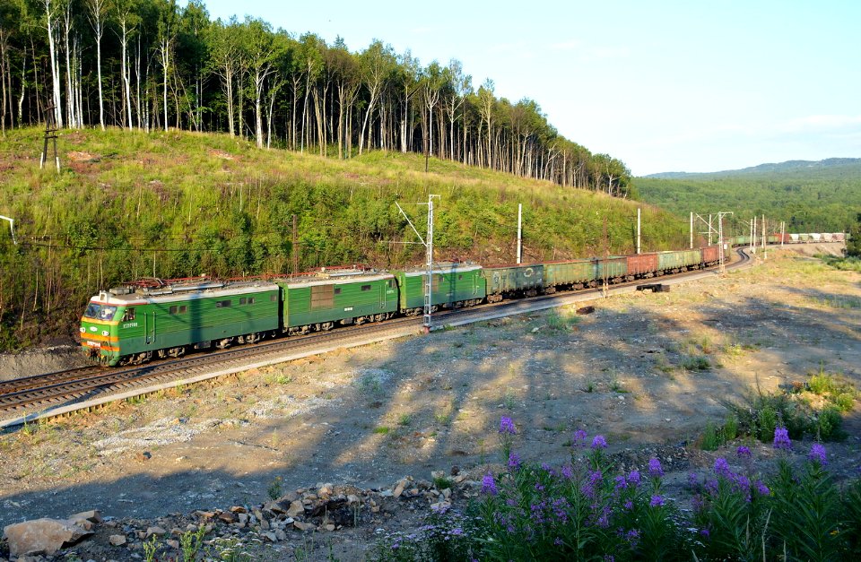 ВЛ10К-949,_Russia,_Chelyabinsk_region,_Urzhumka_-_Khrebet_stretch_(Trainpix_168890)