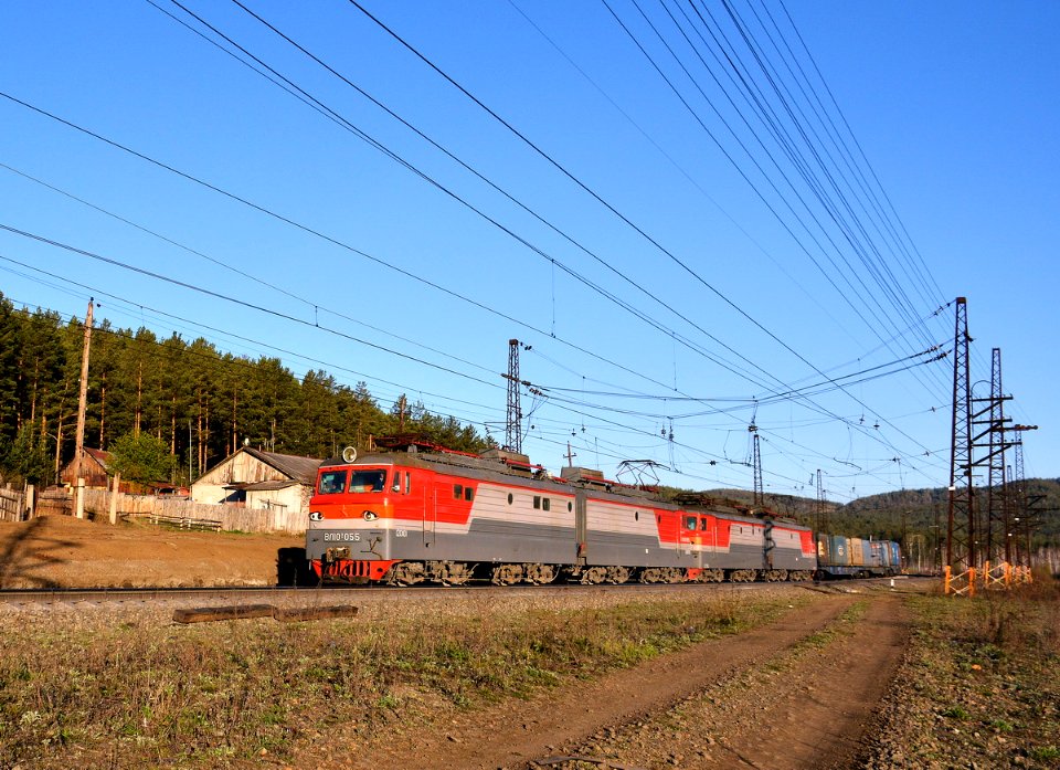 ВЛ10У-055,_Russia,_Chelyabinsk_region,_Syrostan_-_Floysovaya_stretch_(Trainpix_195751)