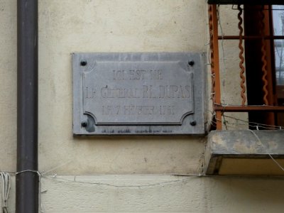 Évian-les-Bains_-_Place_de_l'Église_-_Plaque_Général_P._L._Dupas