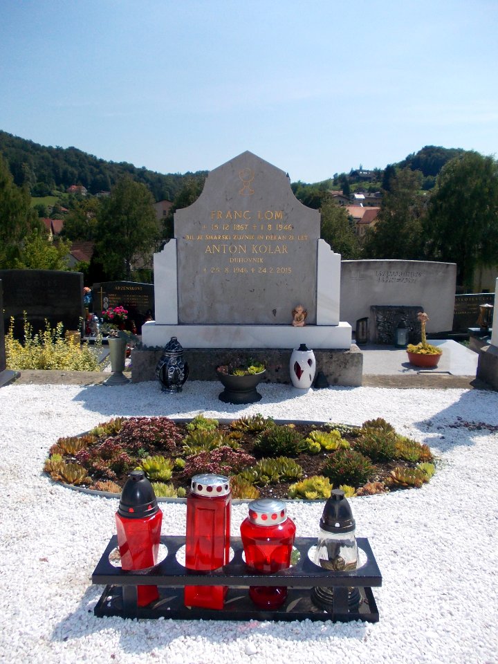 Šmarje_pri_Jelšah_Cemetery_02