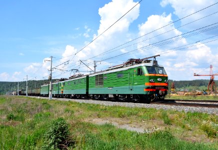 ВЛ10К-946,_Россия,_Челябинская_область,_перегон_Усть-Катав_-_Вязовая_(Trainpix_164449)