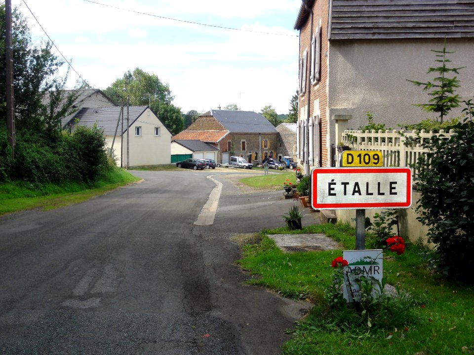 Étalle_(Ardennes)_city_limit_sign