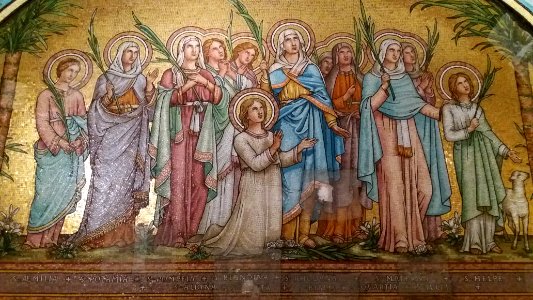 Église_Saint-Nizier_de_Lyon_-_Crypte_-_Mosaïque_des_femmes_(avant)
