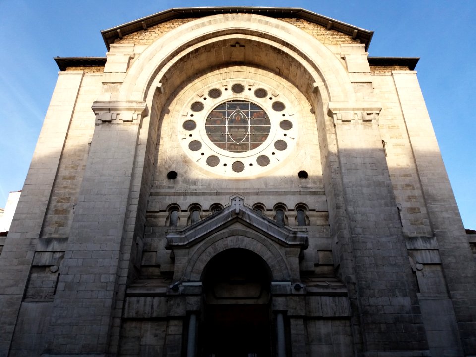 Église_Saint-Joseph_des_Brotteaux_-_Haut_de_la_façade