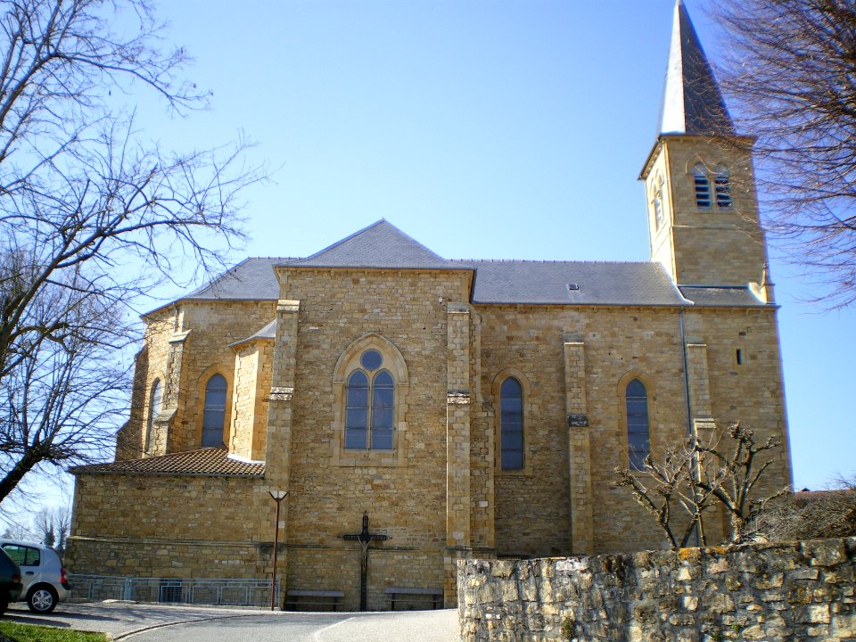 Église_de_Naussac_côté_est