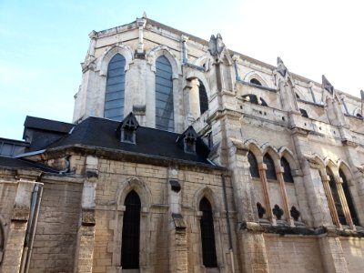 Église_du_Saint-Nom-de-Jésus_-_Côté_nord-est