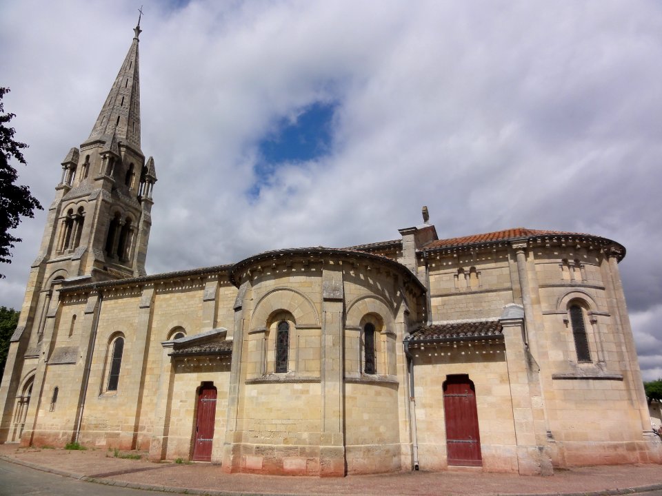Église_de_Prignac,_vue_latérale