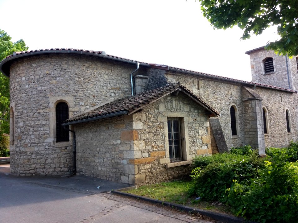 Église_de_Saint-Bernard_(Ain)_-_Chevet_côté_nord