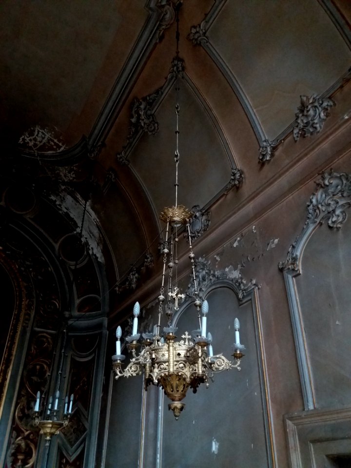 Église_Saint-Bruno-les-Chartreux_-_Lustre_d'une_chapelle