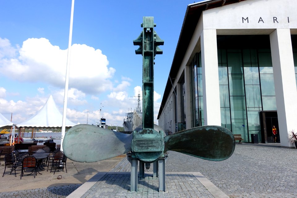 Ångkorvetten_Saga_propeller_assembly_-_Marinmuseum,_Karlskrona,_Sweden_-_DSC08790