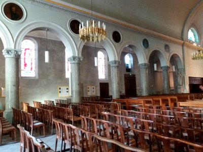 Église_Saint-Irénée_de_Lyon_-_Côté_gauche_de_la_nef