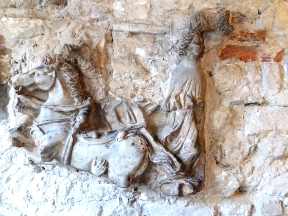 Église_Saint-Irénée_de_Lyon_-_Crypte_-_Fragment_de_sarcophage
