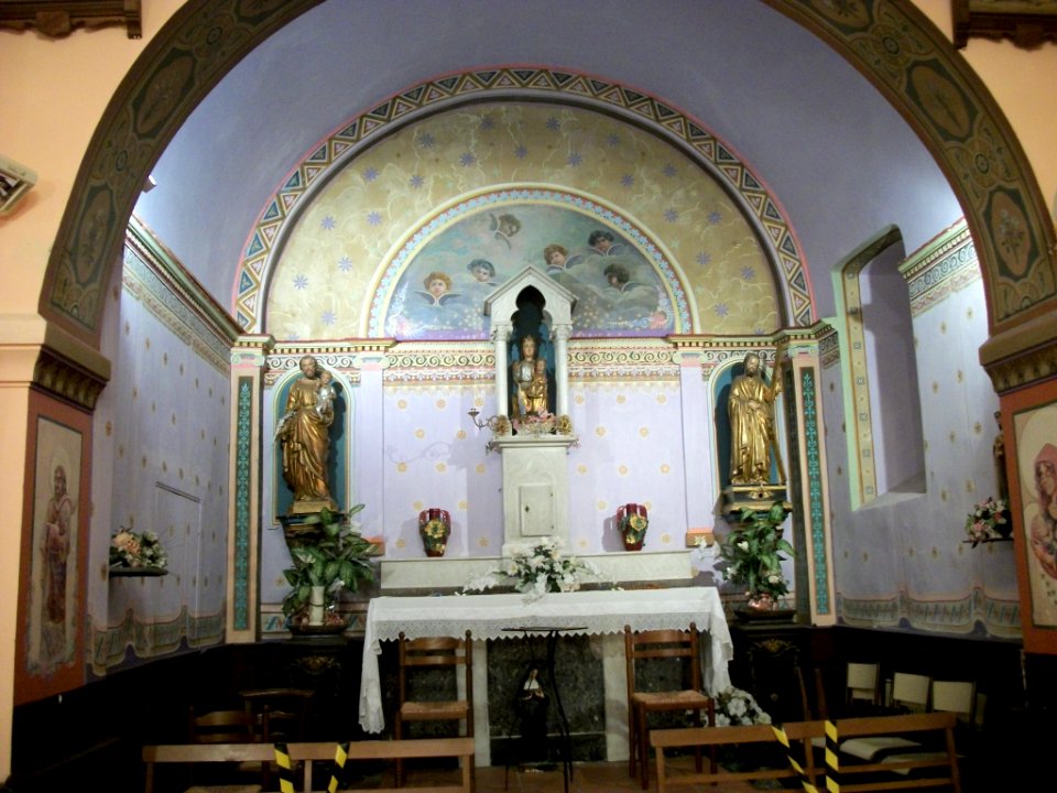 Église_Sainte-Colombe_de_Burgalays_01