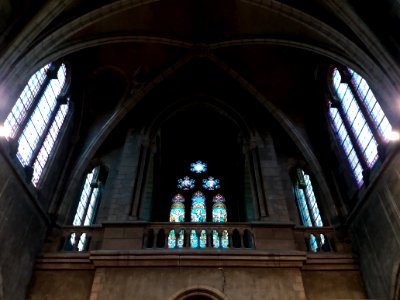 Église_Sainte-Blandine_de_Lyon_-_Haut_de_la_nef_côté_portail
