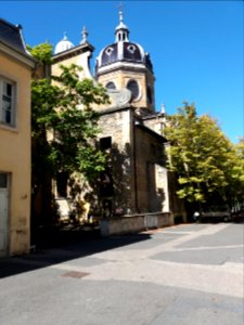 Église_Saint-Bruno-les-Chartreux_-_Côté_sud-est_depuis_l'Institution_des_Chartreux_2