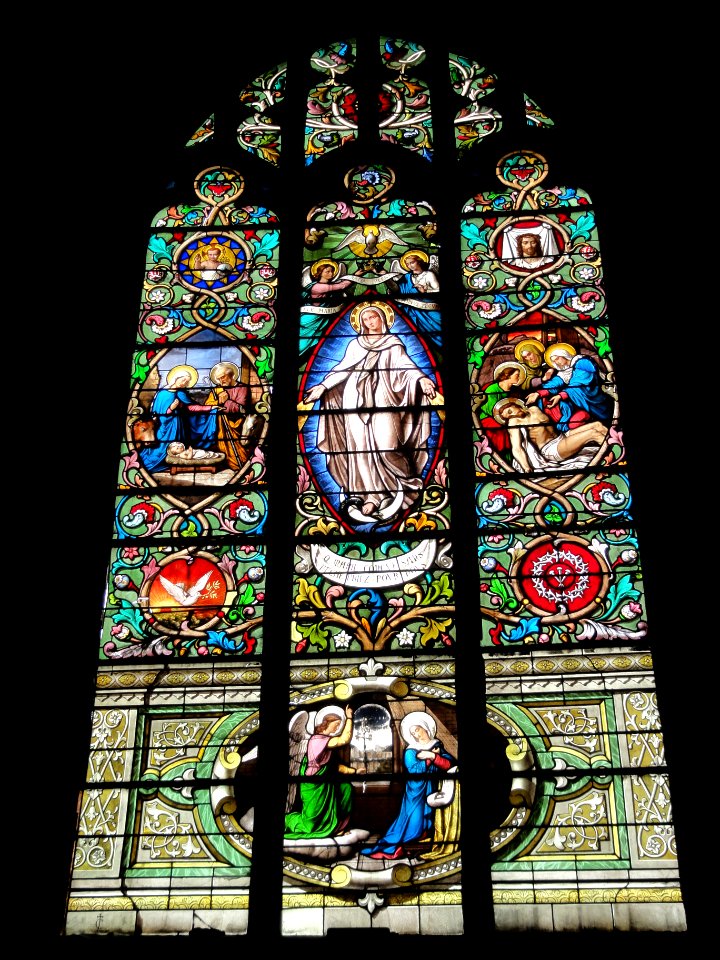 Église_Saint-Georges_de_Chevrières_(Oise)_vitrail_01