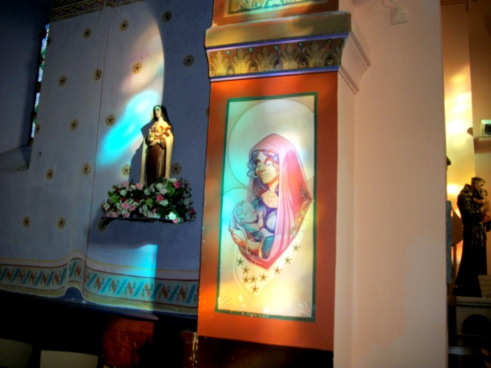 Église_Sainte-Colombe_de_Burgalays_17