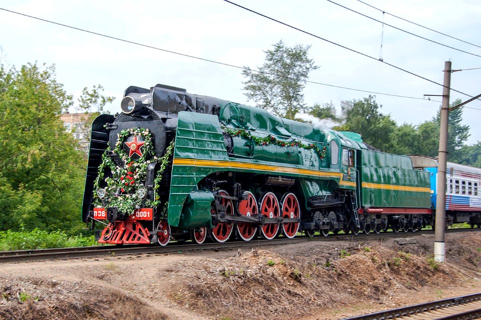 П36-0001,_Russia,_Moscow,_Serebryany_Bor_-_Podmoskovnaya_stretch_(Trainpix_140760)