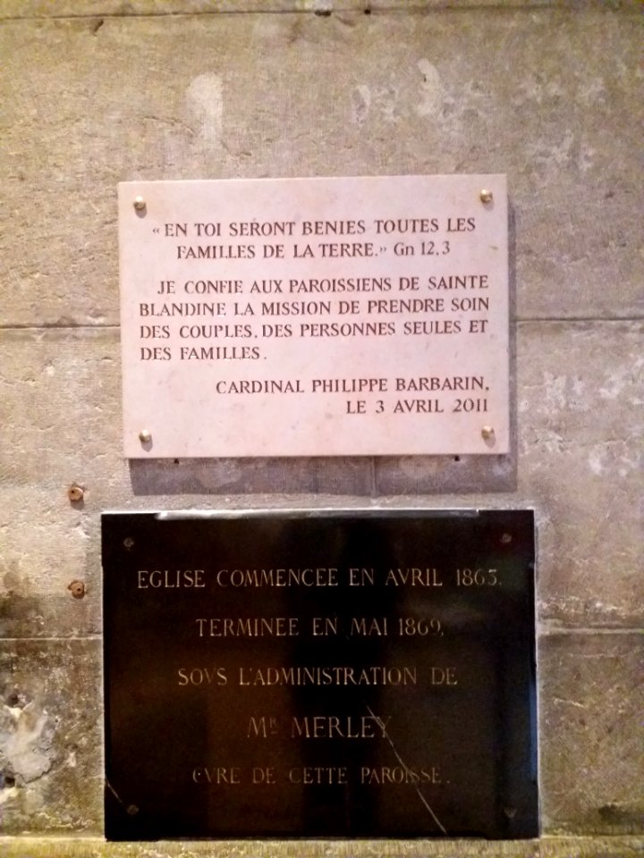 Église_Sainte-Blandine_de_Lyon_-_Plaque_de_la_fondation_de_la_paroisse_et_plaque_du_cardinal_Barbarin