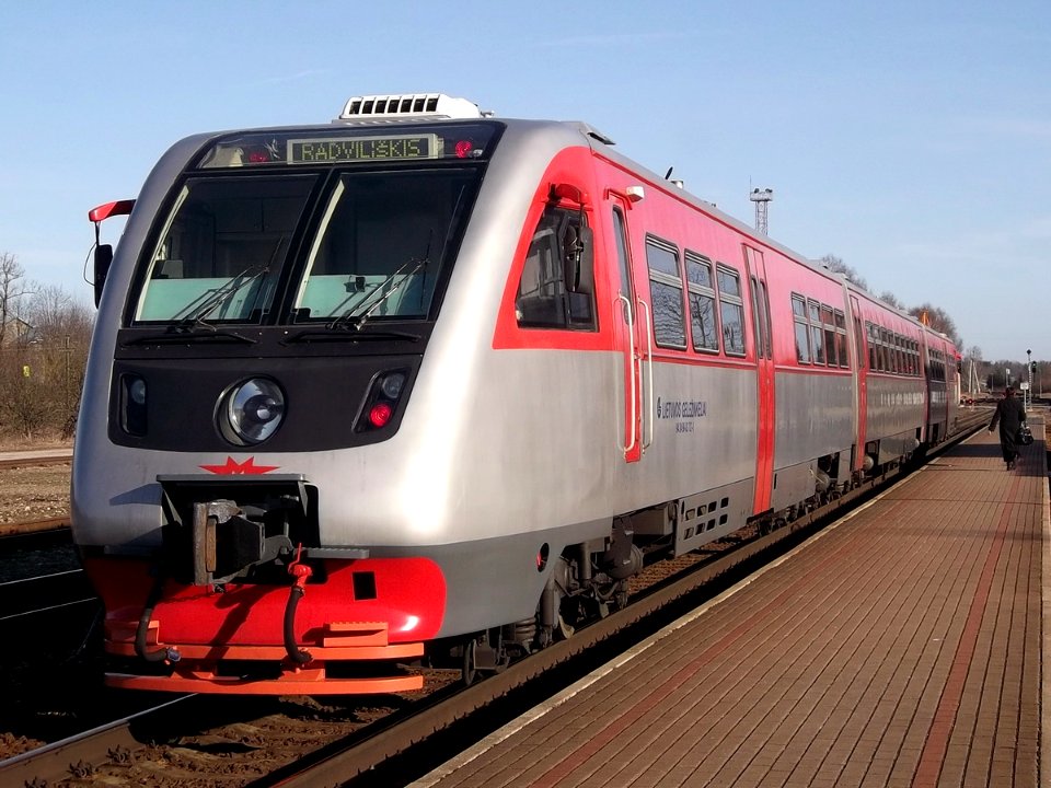 РА2-037,_Литва,_Тельшяйский_уезд,_станция_Плунге_(Trainpix_93587)