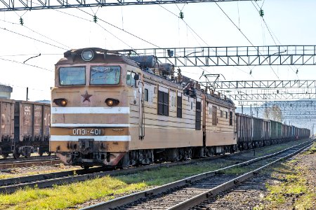 ОПЭ1-401,_Russia,_Kemerovo_region,_Krasnobrodskiy_coal_strip_mine,_Vostochnaya_station_(Trainpix_179131)