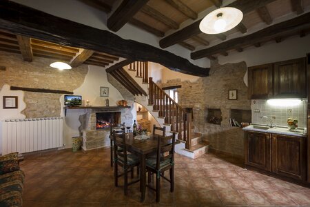 Acute mountain kitchen suite