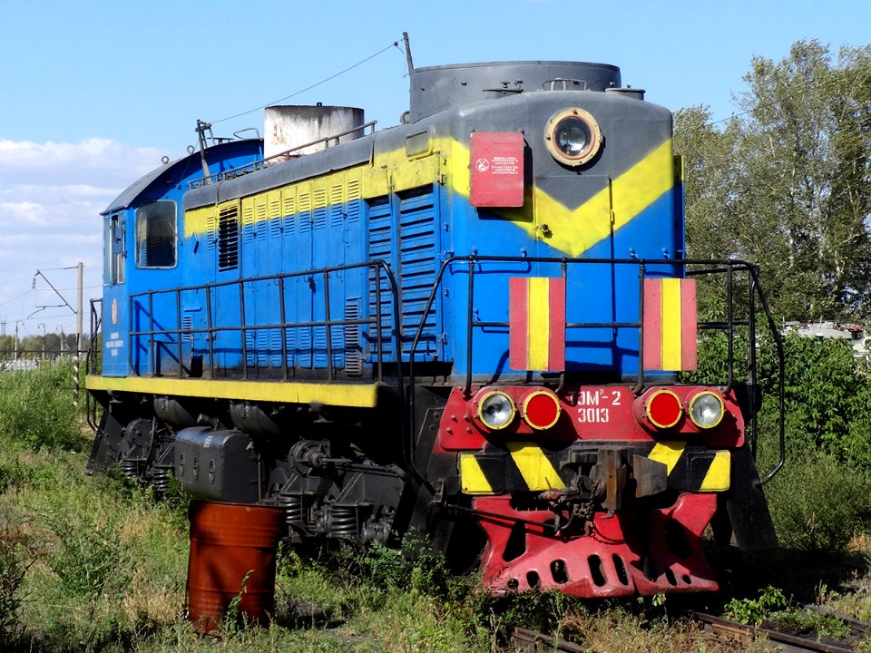 ТЭМ2-3013,_Kazakhstan,_Karaganda_region,_Karaganda_depot_(Trainpix_141525)