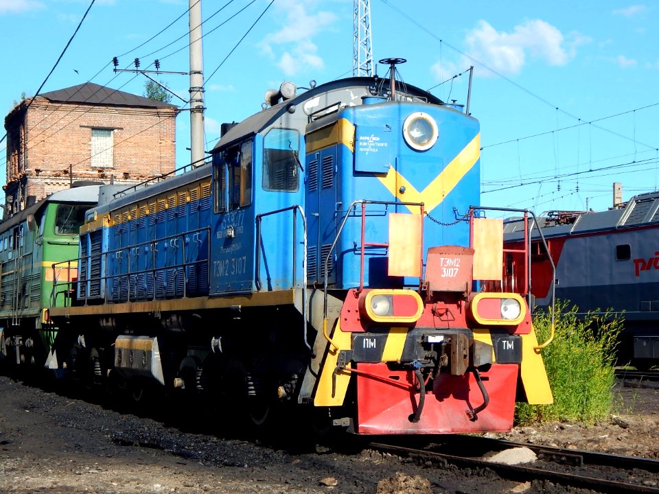 ТЭМ2-3107,_Russia,_Samara_region,_Syzran_depot_(Trainpix_198728)