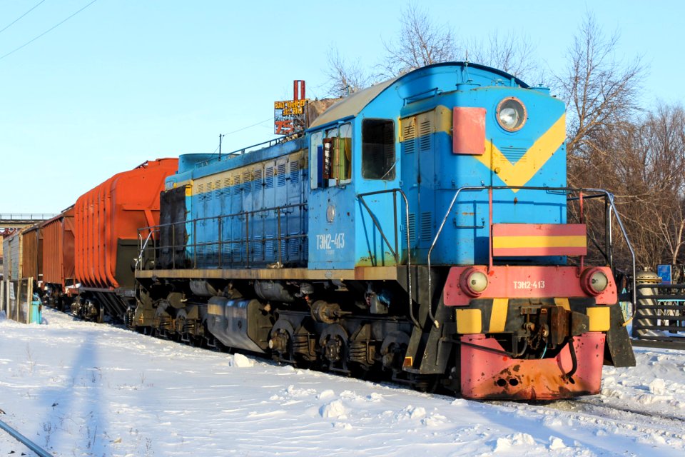 ТЭМ2-413,_Kazakhstan,_Karaganda_region,_Karaganda-Sorting_station_(Trainpix_150297)