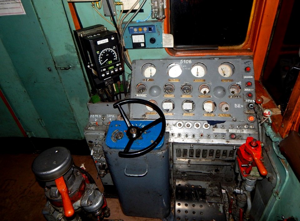 ТЭМ2-5106,_Россия,_Самарская_область,_станция_Балашейка_(Trainpix_162716)