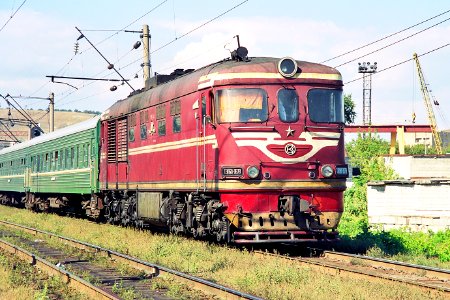ТЭП60-0878,_Russia,_Saratov_region,_Saratov-I-Passenger_-_Saratov-II_stretch_(Trainpix_170306)