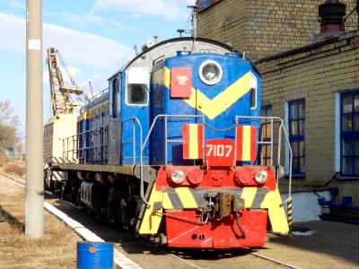 ТЭМ2-7107,_Казахстан,_Карагандинская_область,_депо_Караганды_(Trainpix_207832)
