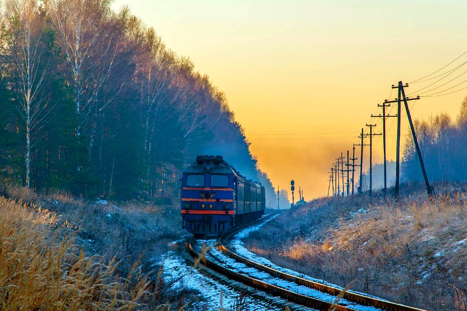 ТЭП10-314,_Russia,_Vladimir_region,_Bezlesnaya_-_Selivanovo_stretch_(Trainpix_155107)