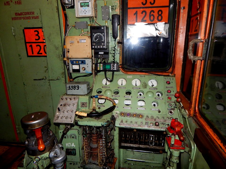 ТЭМ2-5989,_Россия,_Пензенская_область,_депо_Пенза_(Trainpix_158656)