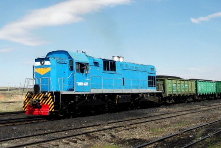 ТЭМ7А-0429,_Казахстан,_Карагандинская_область,_станция_Породная_(Trainpix_30800)