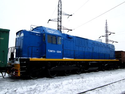 ТЭМ7А-0244,_Казахстан,_Карагандинская_область,_станция_Распорядительная_(Trainpix_126894)