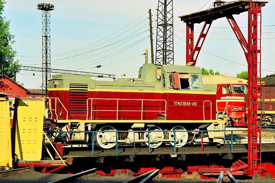 ТГМ23В48-410,_Russia,_Saratov_region,_Saratov_depot_(Trainpix_154613)