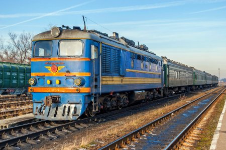 ТЭП10-314,_Россия,_Владимирская_область,_станция_Волосатая_(Trainpix_142868)