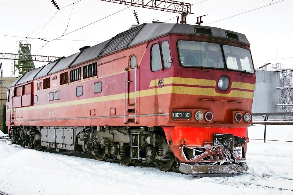 ТЭП70-0387,_Russia,_Saratov_region,_Saratov_depot_(Trainpix_191025)