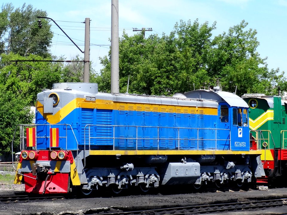 ТЭМ2-5894,_Kazakhstan,_Karaganda_region,_Karaganda_depot_(Trainpix_136396)