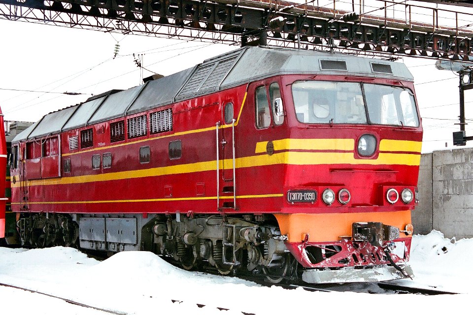 ТЭП70-0390,_Russia,_Saratov_region,_Saratov_depot_(Trainpix_184733)