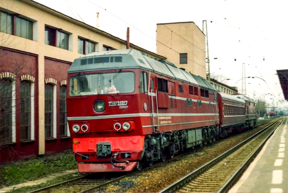 ТЭП80-0002,_Россия,_Тверская_область,_станция_Калинин_(Trainpix_208953)