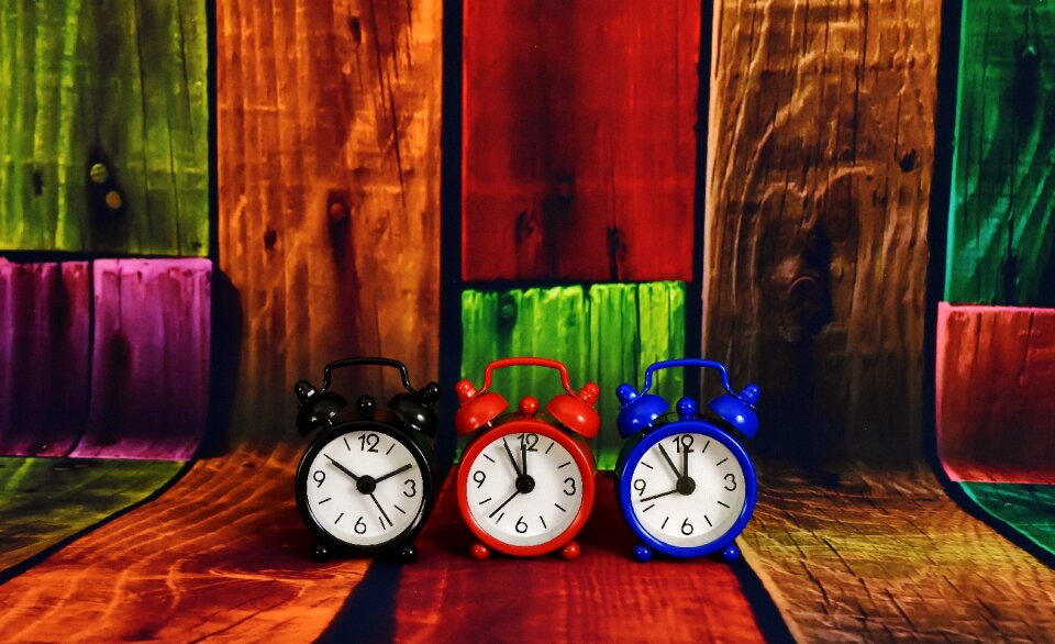 Dial time indicating time of