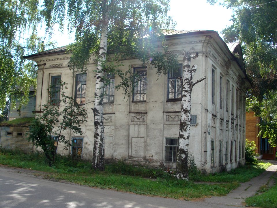 Торговый_дом_купца_Боярынцева_(XIX_век)._Советская_улица,_д._10,_Сольвычегодск