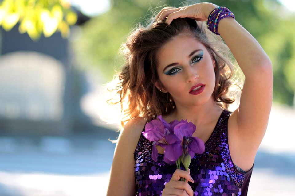 Mov sequins shine