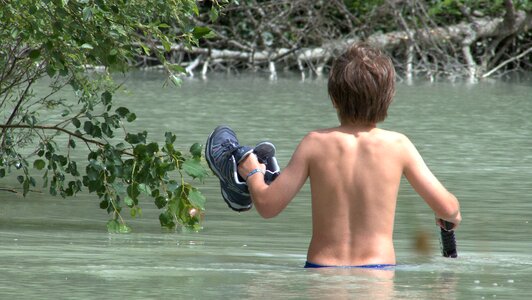 River shoes water gun