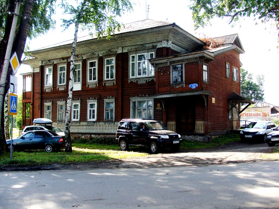 Дом_купца_И.В._Хаминова_ул._Ленина,_18,_Сольвычегодск_(01)