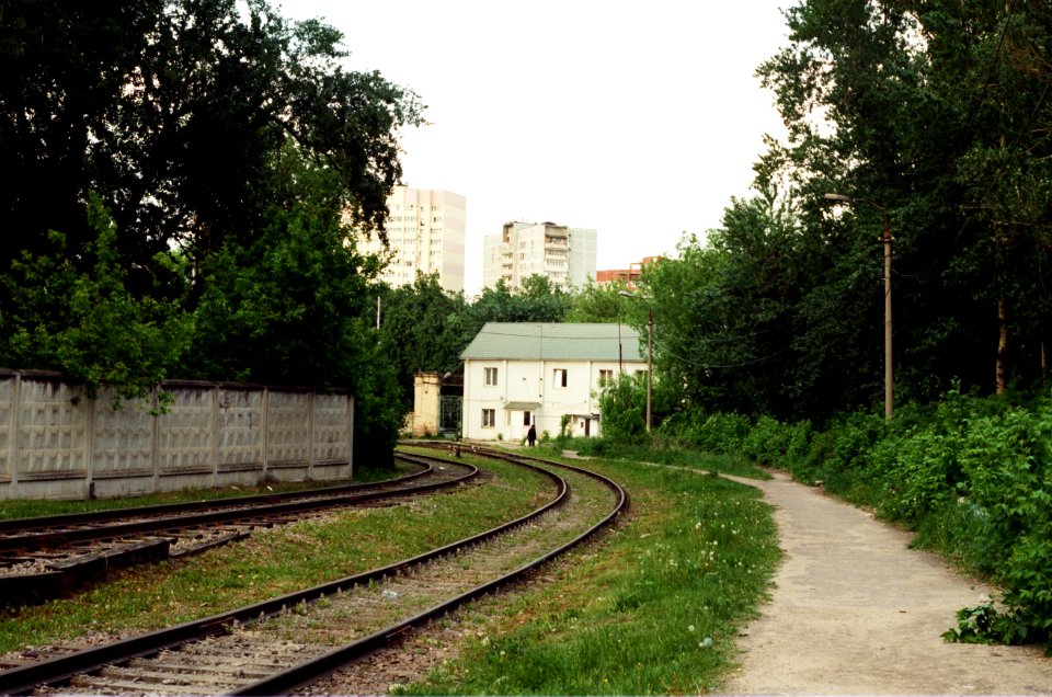 Подъездные_пути_от_станции_Яничкино_в_посёлок_Ковровый_2021-05