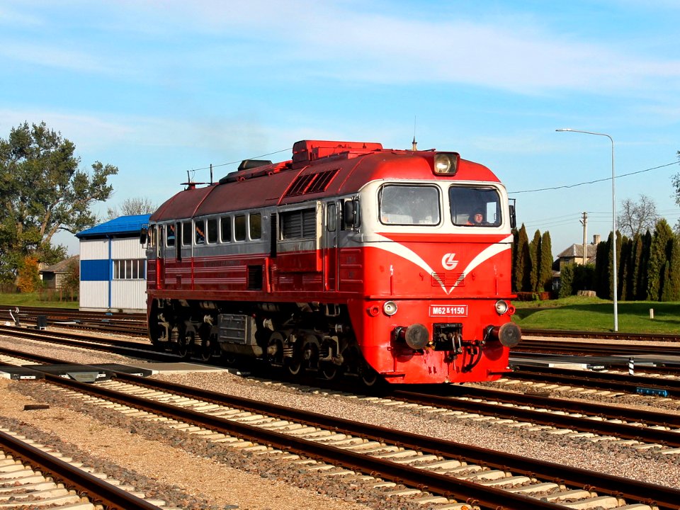 М62К-1150,_Литва,_Алитусский_уезд,_станция_Шештокай_(Trainpix_177542)